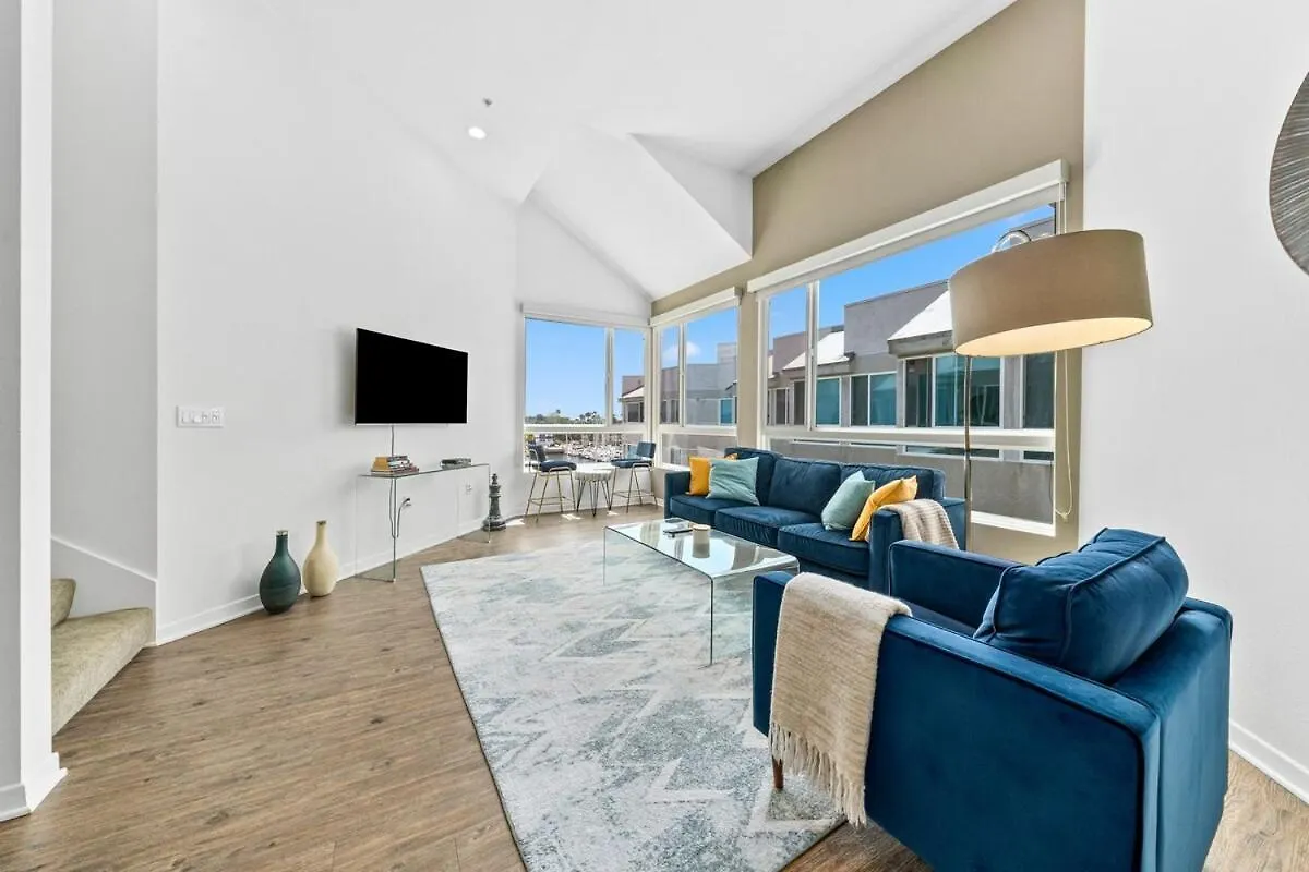 The Pearl - Penthouse Marina View Private Rooftop Los Angeles